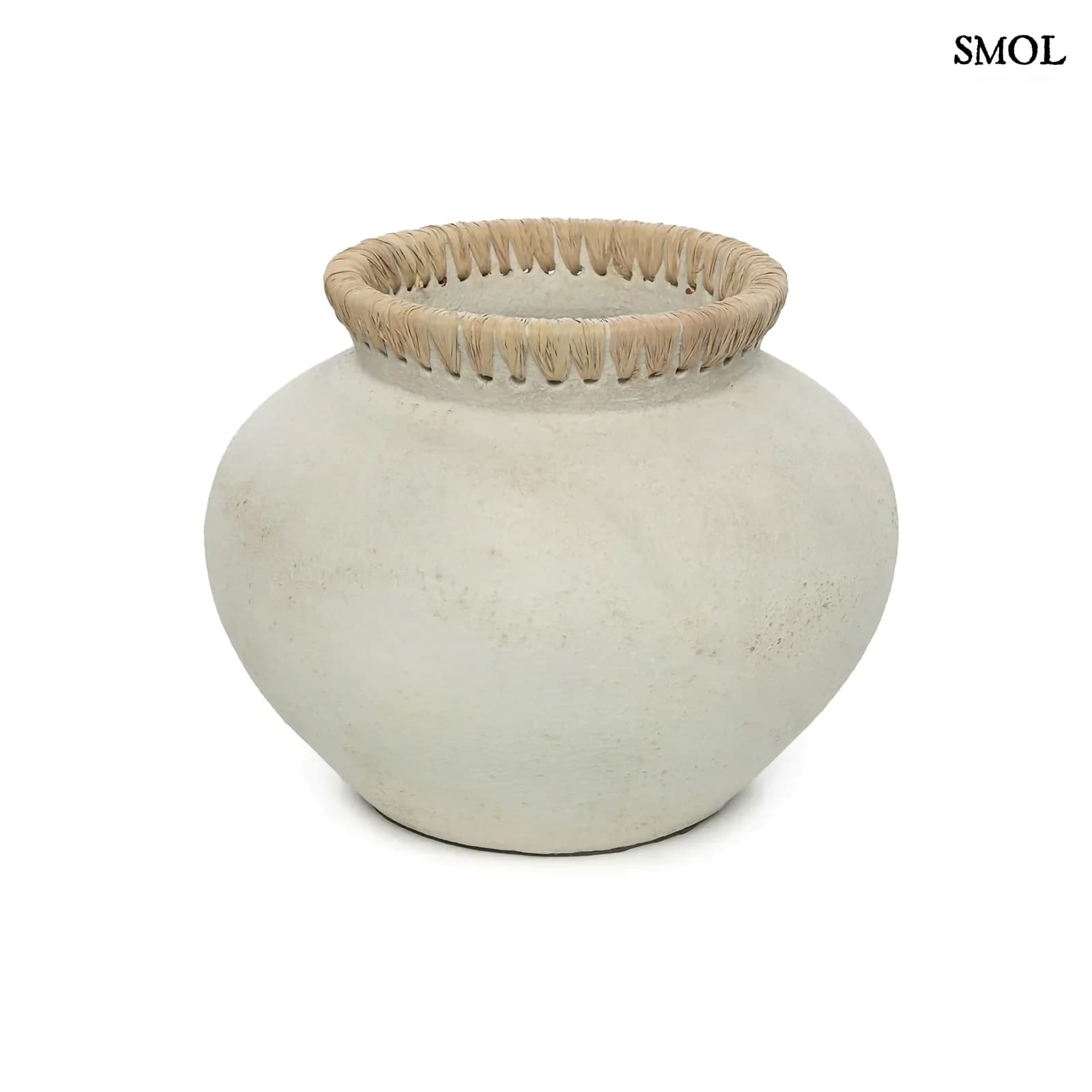 Betonhatású, terrakotta váza raffiával, ⌀29 cm - STYLY - smol.hu - fehér háttérrel