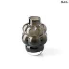 Sötétszürke luxus szürke üveg váza, buborékos szőlőfürt design formában. Újrahasznosított, kézműves termék, fehér háttérrel