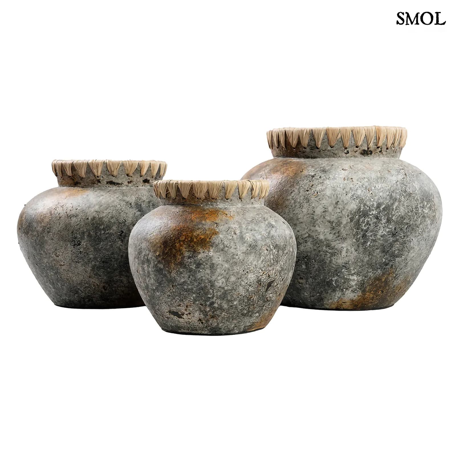 Váza - szürke terrakotta, raffiával, 22 cm | STELY - smol.hu - három méretben