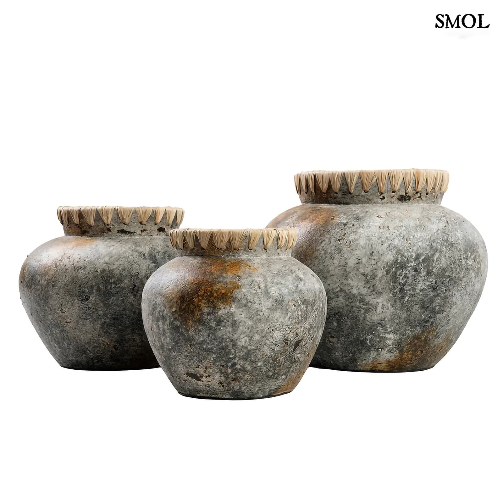 Váza - terrakotta, szürke, raffiával, 33 cm | STESS - smol.hu - három méretben, oldalról