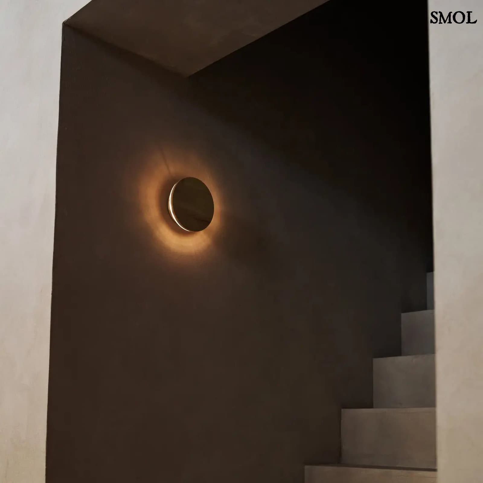 Vezeték Nélküli Fa Fali Lámpa, 16 cm | LOU LIGHT | SMOL - lépcsőházban, távolról