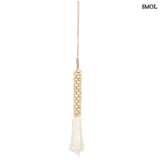 WOODEN BEAD, fehér gyöngyös, bojtos függődísz, 80 cm - smol.hu - fehér háttérrel