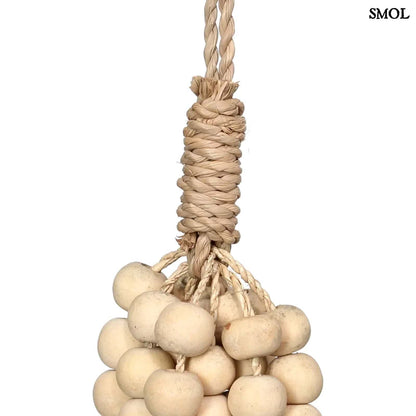 WOODEN BEADS, natúr, fagyöngyös függődísz, 60 cm - smol.hu - raffia csomó közelről