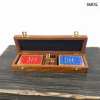 smol.hu -WOODICE, cribbage játékszett mangófából, 27 cm- kinyitva, fekete asztalon
