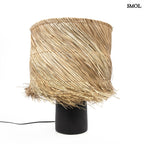 Természetes búrájú asztali lámpa kerámia talapzattal,  fehér háttérrel