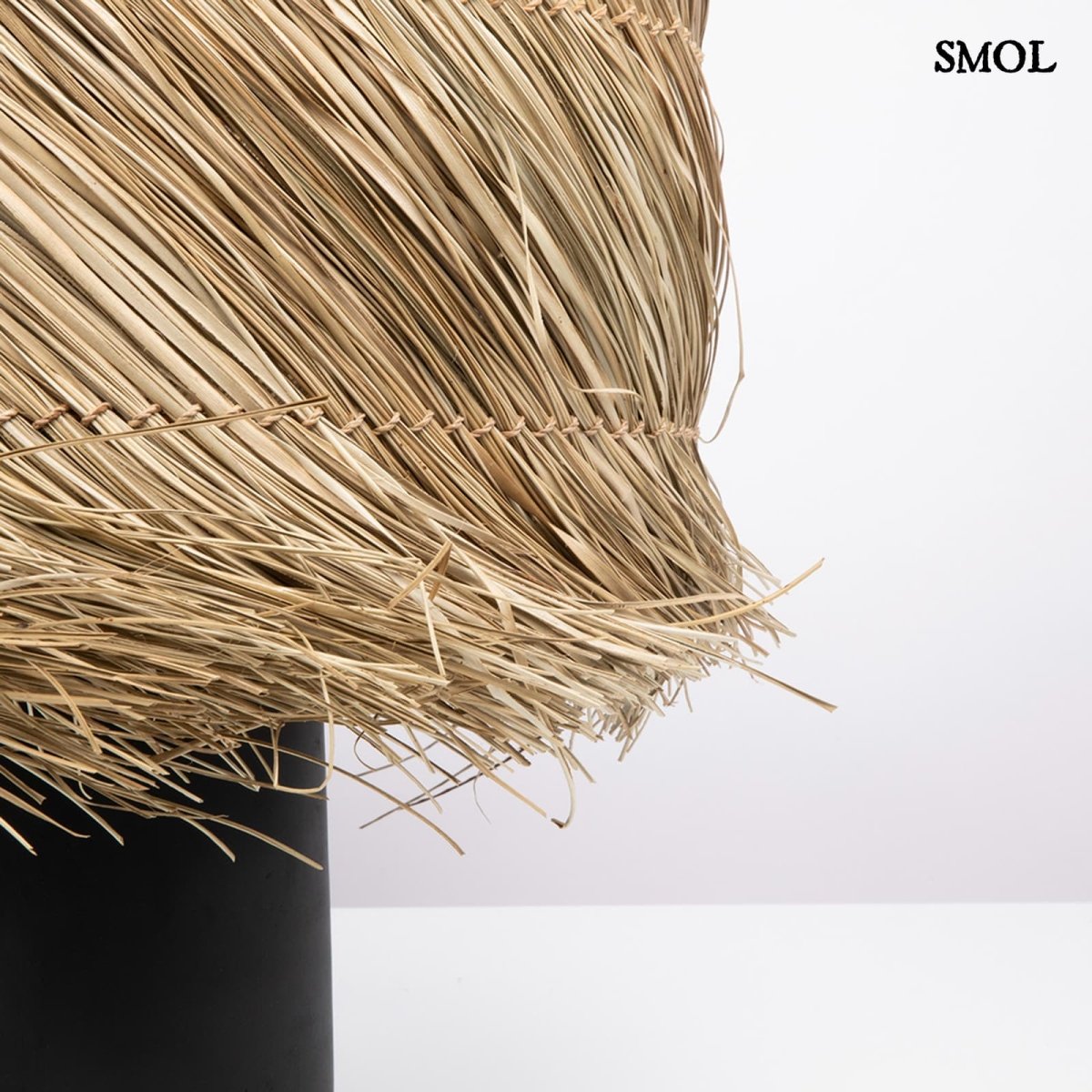 Természetes búrájú asztali lámpa kerámia talapzattal,  lámapernyő nagyítva