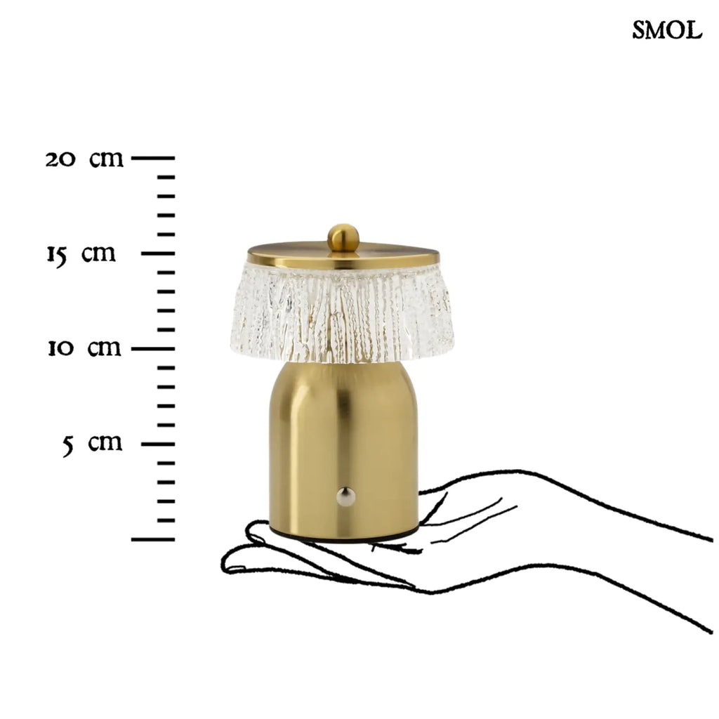 Disco Muffin asztali lámpa sárgaréz alappal és textúrált üveg búrával. Vezeték nélküli, USB töltős, méretarányosan