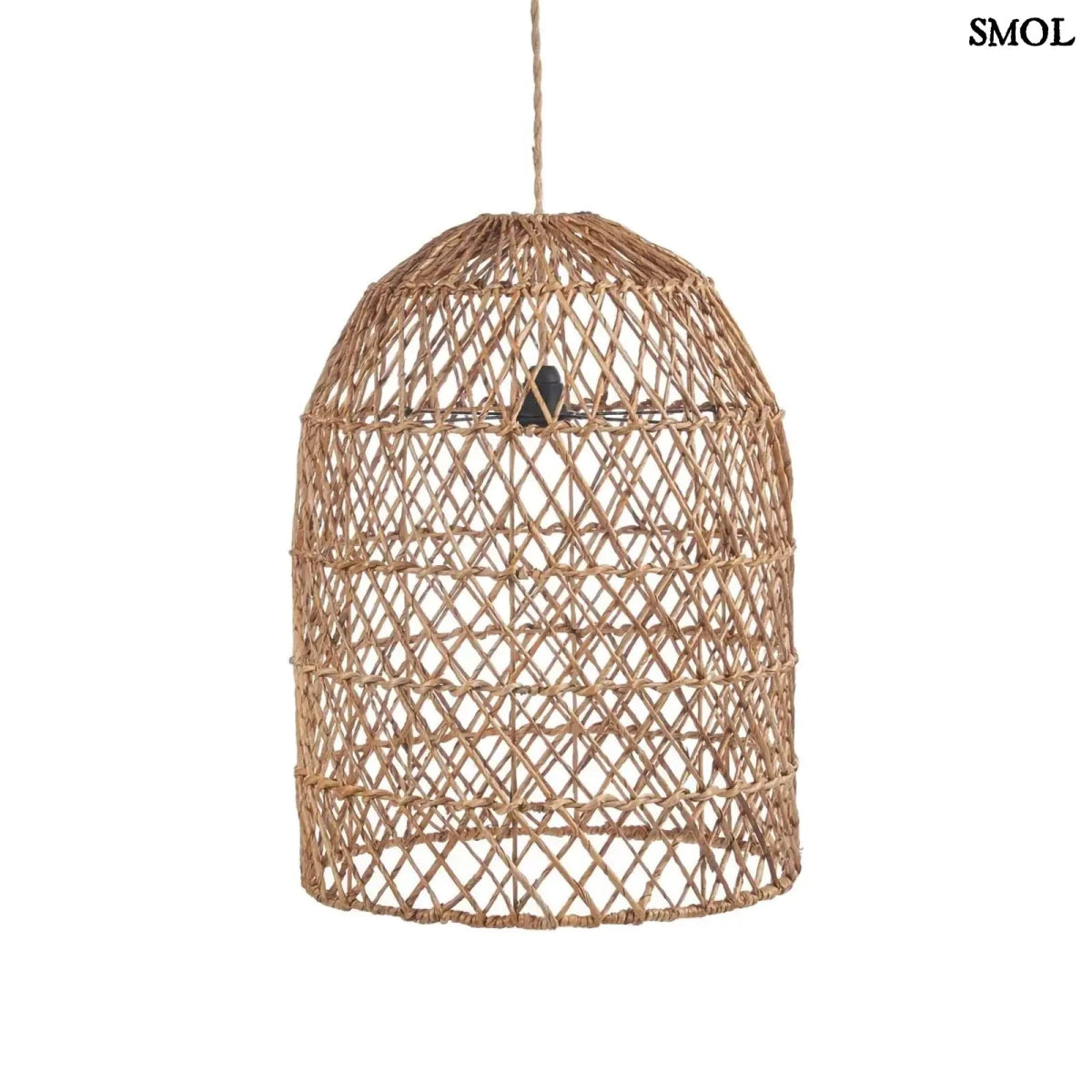 Kézzel fonott, natúr színű banánlevél függőlámpaernyő fehér háttérrel