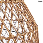 Kézzel fonott, natúr színű banánlevél függőlámpaernyő oldalról nagyítva