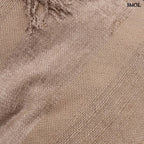 Kézzel festett bársony díszpárnahuzat textúra nagyítva