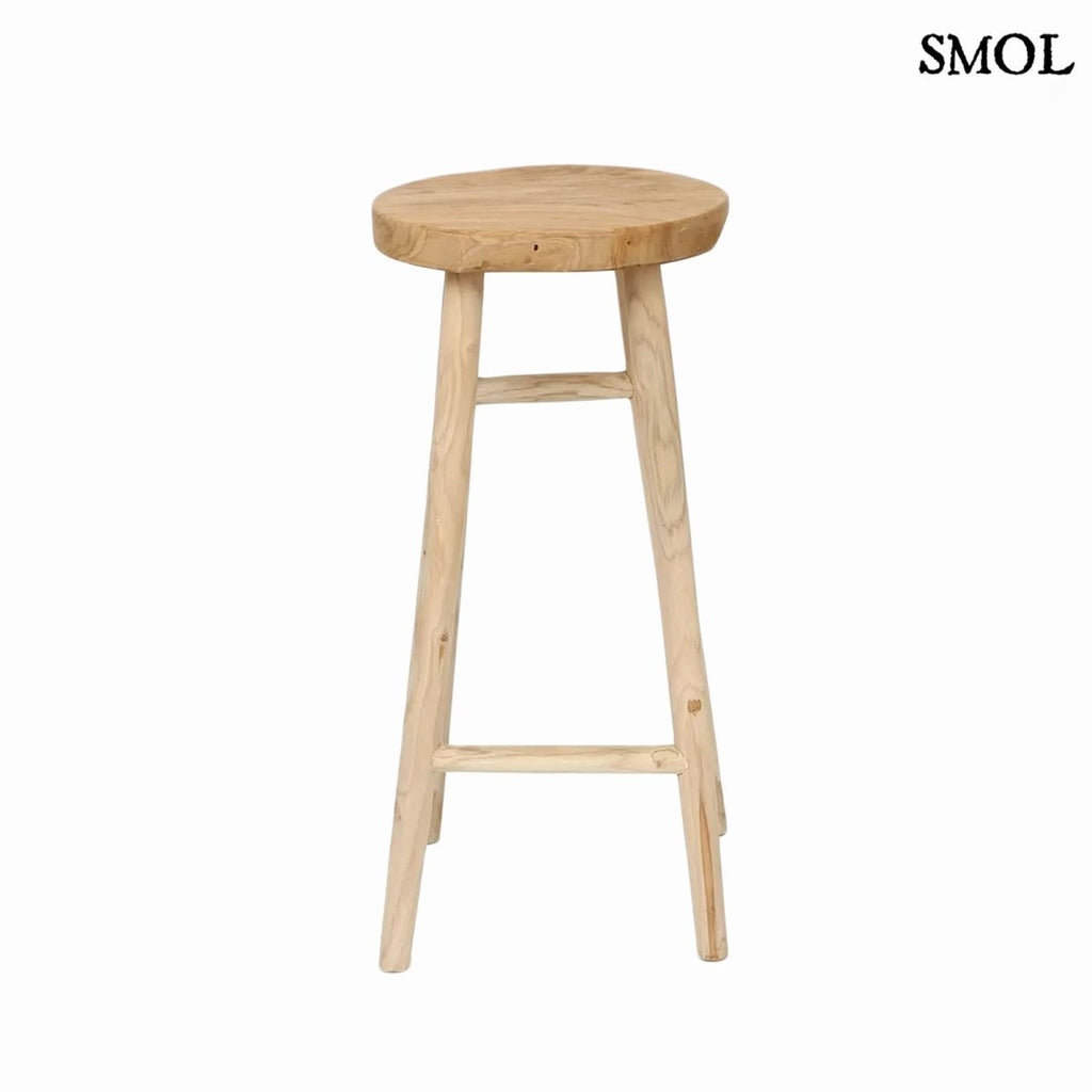 Természetes teakfa bárszék suarfa ülőlappal fehér háttérrel