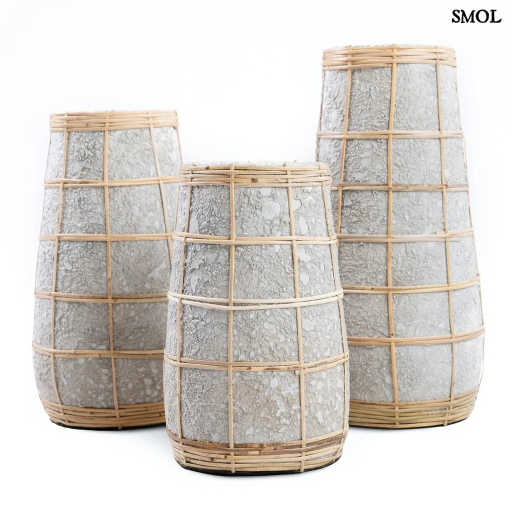 Betonhatású terrakotta váza rattannal - S | CUTIE - SMOL