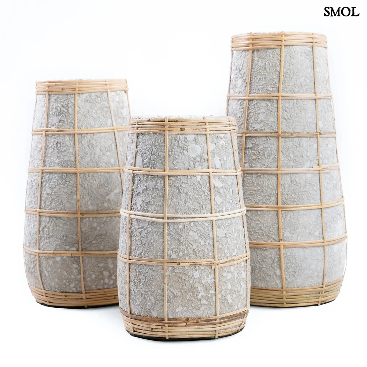 Betonhatású terrakotta váza rattannal - S | CUTIE - SMOL