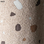 Homokszín Dekorpárna gyerekeknek buklé anyagból, terrazzo mintával, anyag ás minta nagyítva