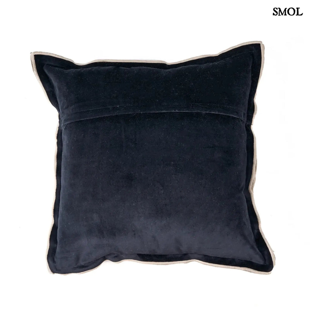 Díszpárnahuzat Nordic, 50x50 cm, lenvászon és bársony, natúr fekete csíkos hátulról