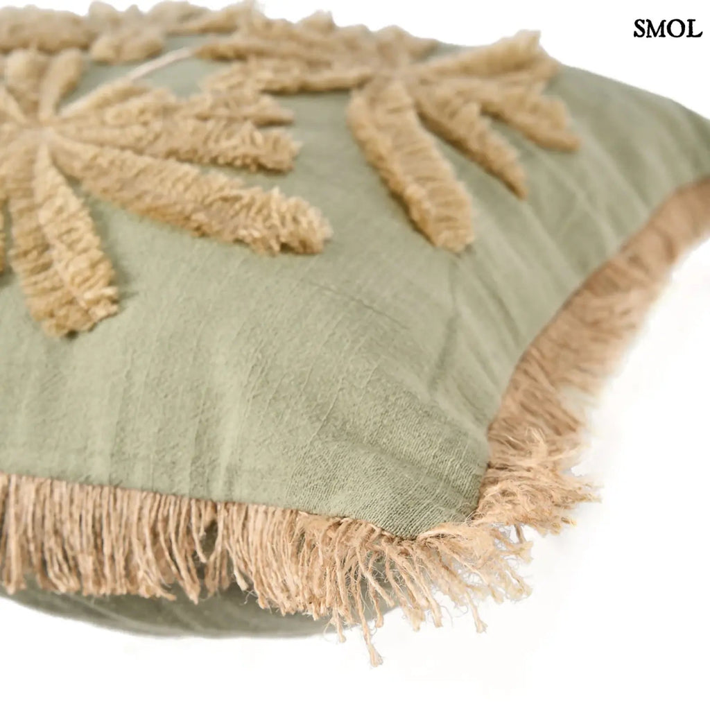 Díszpárnahuzat trópusi pálmafás hímzéssel, erdő zöld színben sarok nagyítva