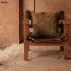 Díszpárnahuzat trópusi pálmafás hímzéssel, erdő zöld színben bőr fotelben