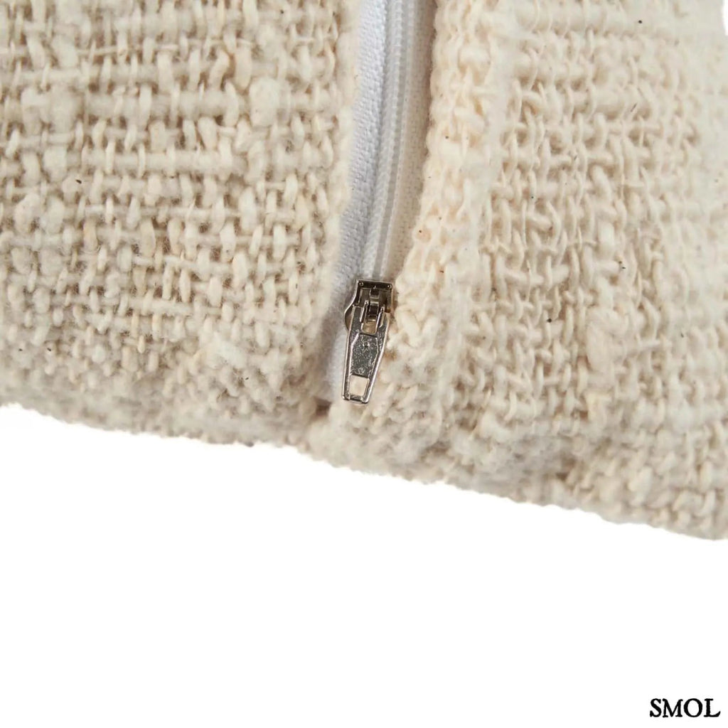 Pálmaleveles díszpárnahuzat natúr-fehér színben, textúrált, boho stílusú pamut és raffia anyagból cipzár nagyítva