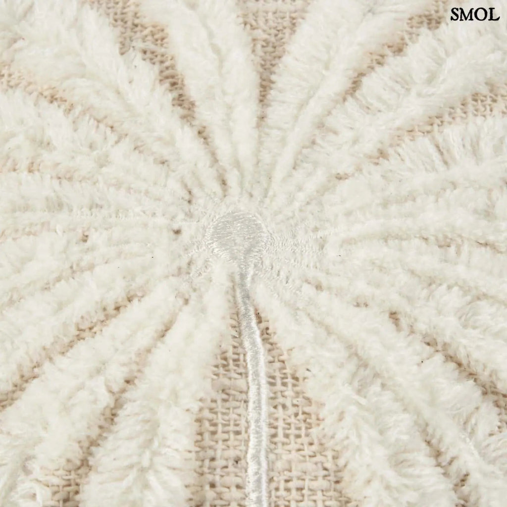 Pálmaleveles díszpárnahuzat natúr-fehér színben, textúrált, boho stílusú pamut és raffia anyagból közepe nagyítva