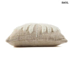 Pálmaleveles díszpárnahuzat natúr-fehér színben, textúrált, boho stílusú pamut és raffia anyagból fektetve