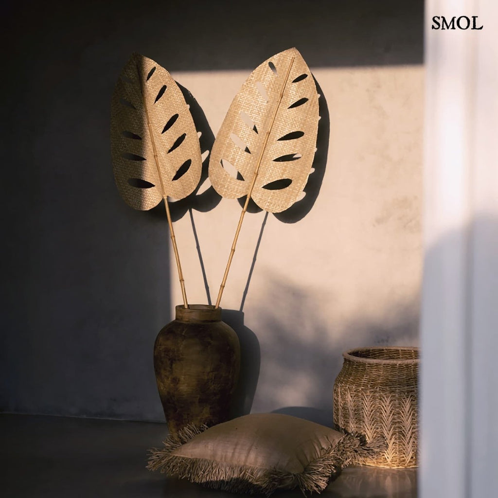 Natúr színű juta és raffia díszpárnahuzat árnyékokkal