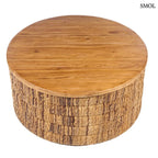 Kerek dohányzóasztal natúr teakfa tetővel és kézzel szőtt abaca rost oldalfallal, fehér háttérrel