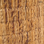 Kerek dohányzóasztal natúr teakfa tetővel és kézzel szőtt abaca rost oldalfallal, oldalról, nagyítva