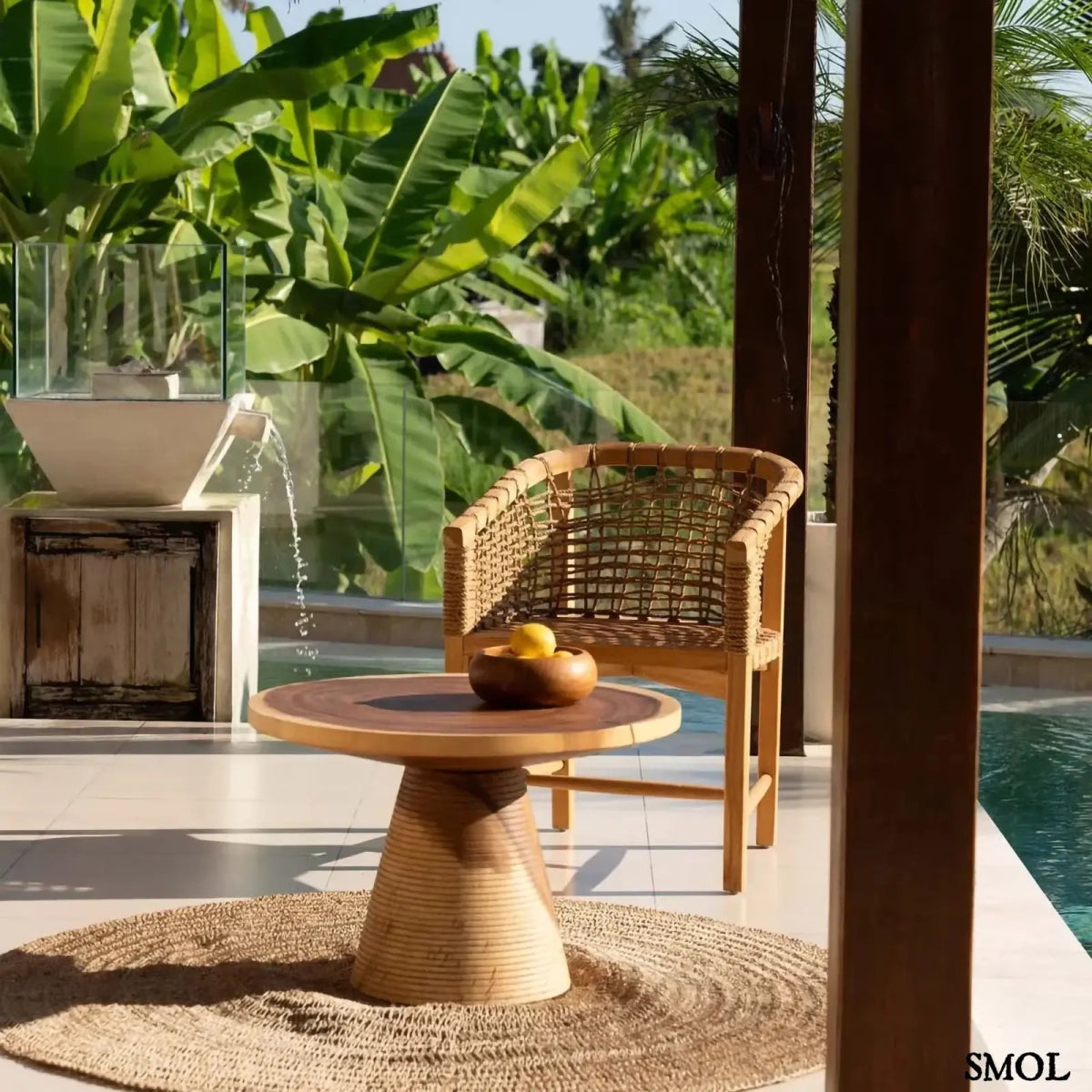 Dohányzóasztal - természetes fa, natúr | MATATA | SMOL - medencénél, székkel