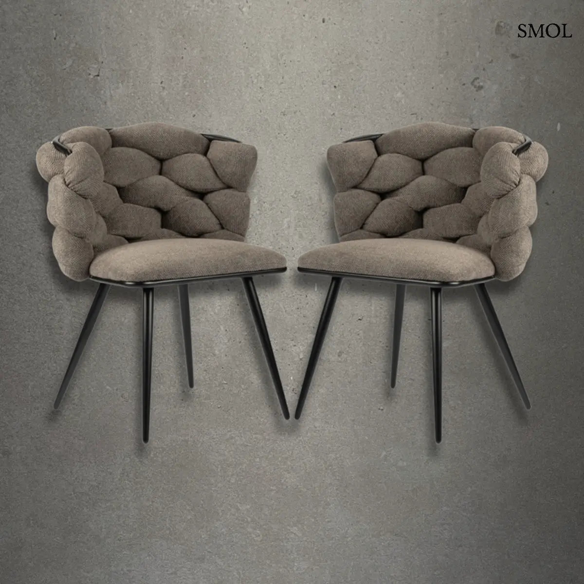 Modern ROCK TAUPE étkezőszék szett két darabos kiszerelésben, különleges fonott mintájú háttámlával, taupe színű zsenília kárpittal és elegáns fekete fém lábakkal, szettben