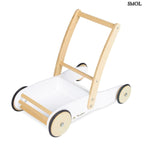 Járássegítő gyerekeknek fékrendszerrel és tárolórésszel - fehér háttérrel