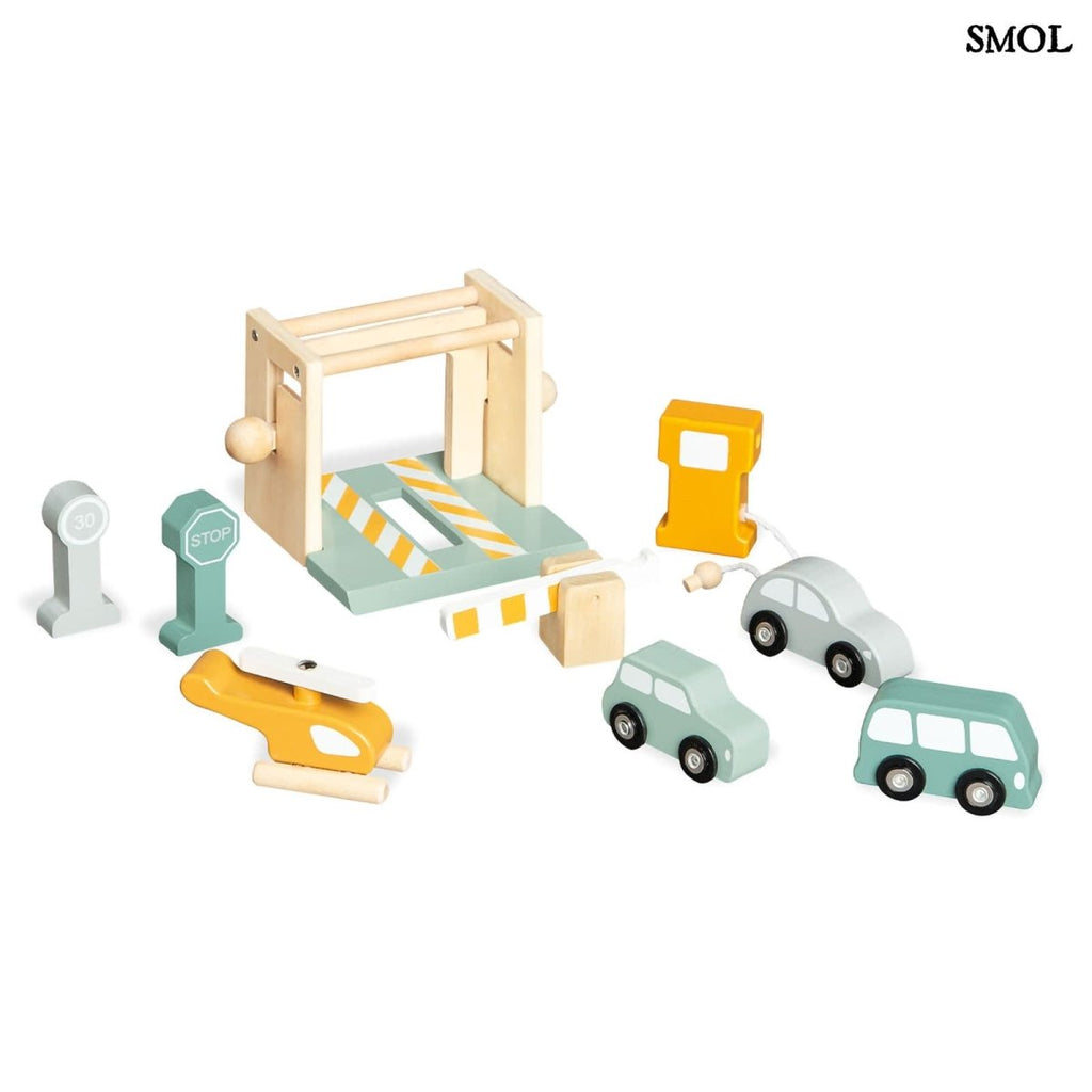 Fa Parkolóház Játékszett Kiegészítőkkel | KURT - SMOL