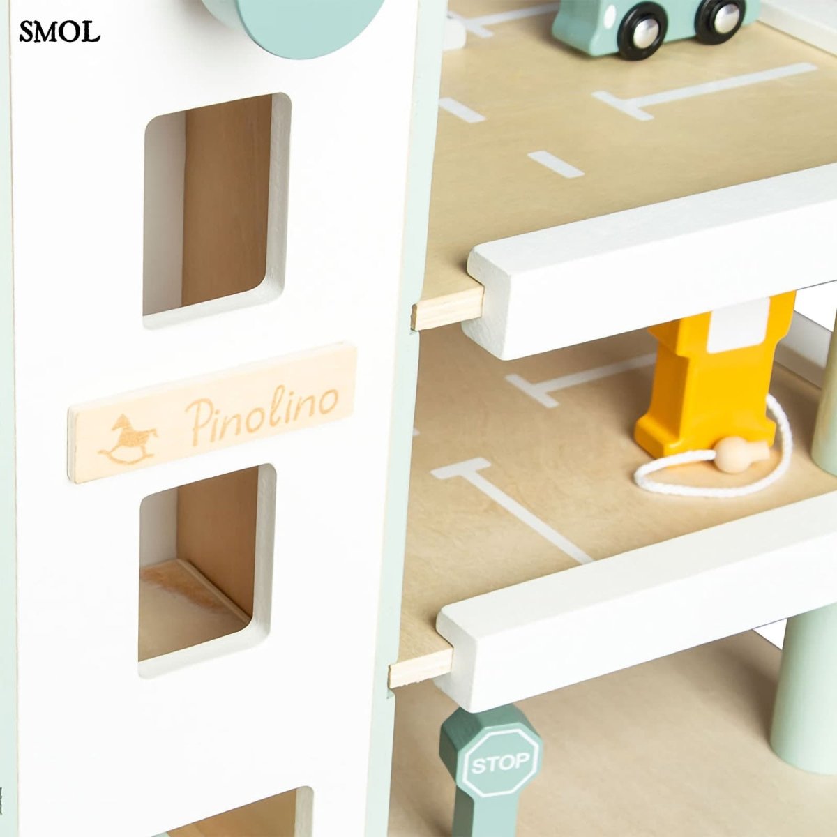 Fa Parkolóház Játékszett Kiegészítőkkel | KURT - SMOL