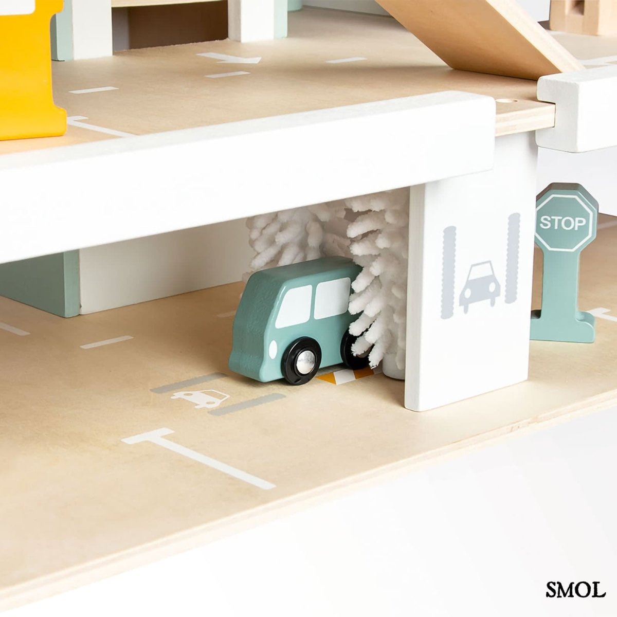 Fa Parkolóház Játékszett Kiegészítőkkel | KURT - SMOL