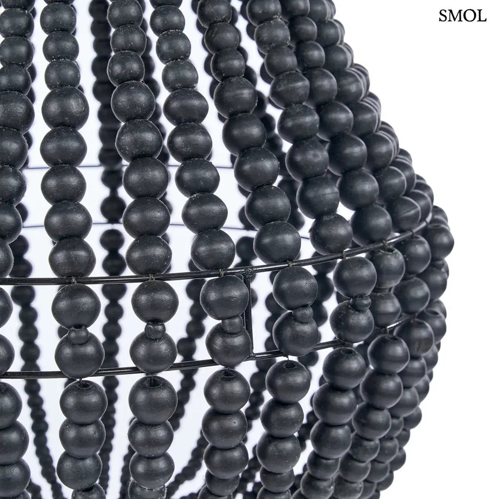 Fekete fagolyós csillár kézzel fűzött fagyöngyökkel és csepp alakú függőlámpa kialakítással, oldalról nagyítva