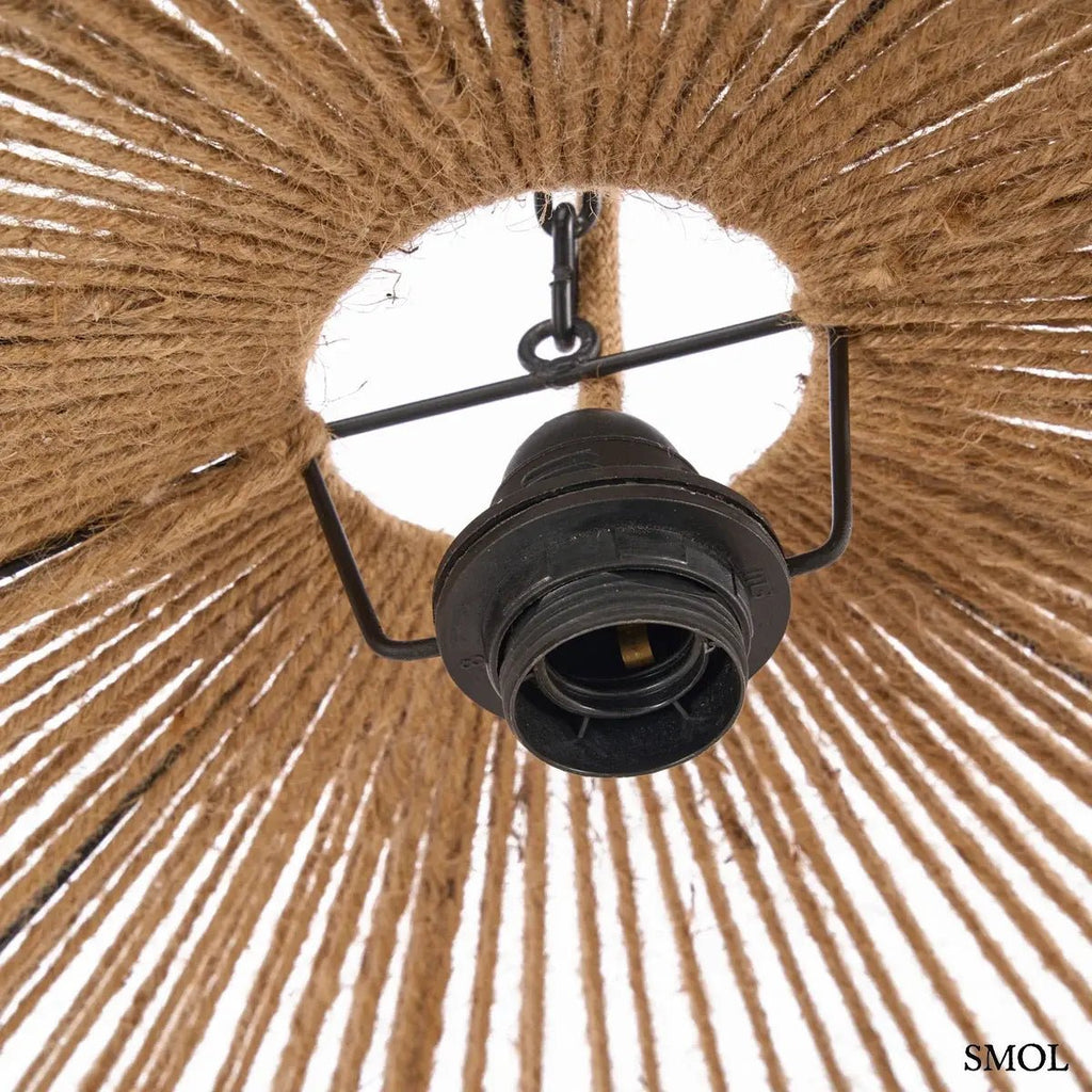 Természetes fa golyókból készült, több soros függő csillár balinéz stílusban, natúr barna színben, belülről