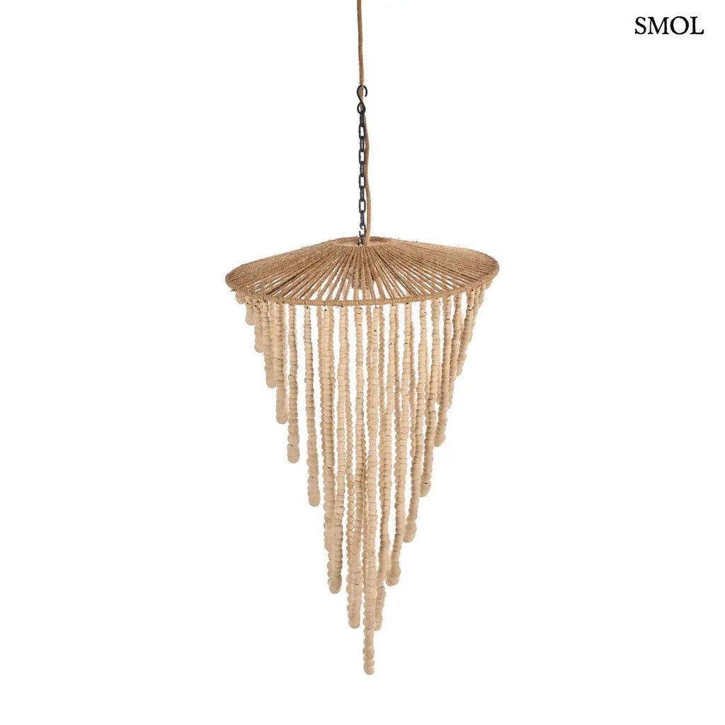 Természetes fa golyókból készült, több soros függő csillár balinéz stílusban, natúr barna színben, oldalról