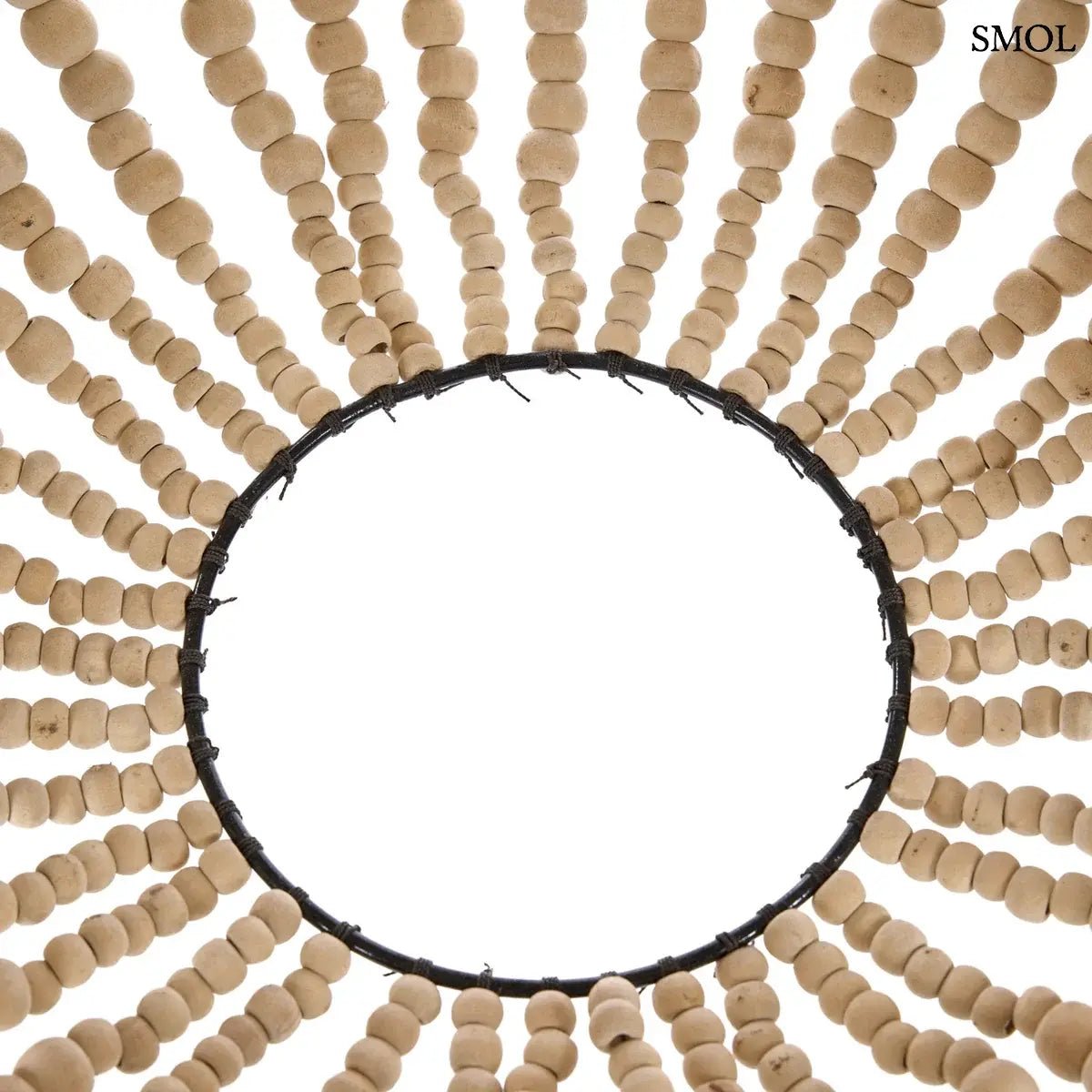 Természetes fa színű, kézzel fűzött boho fagolyós csillár, alulról