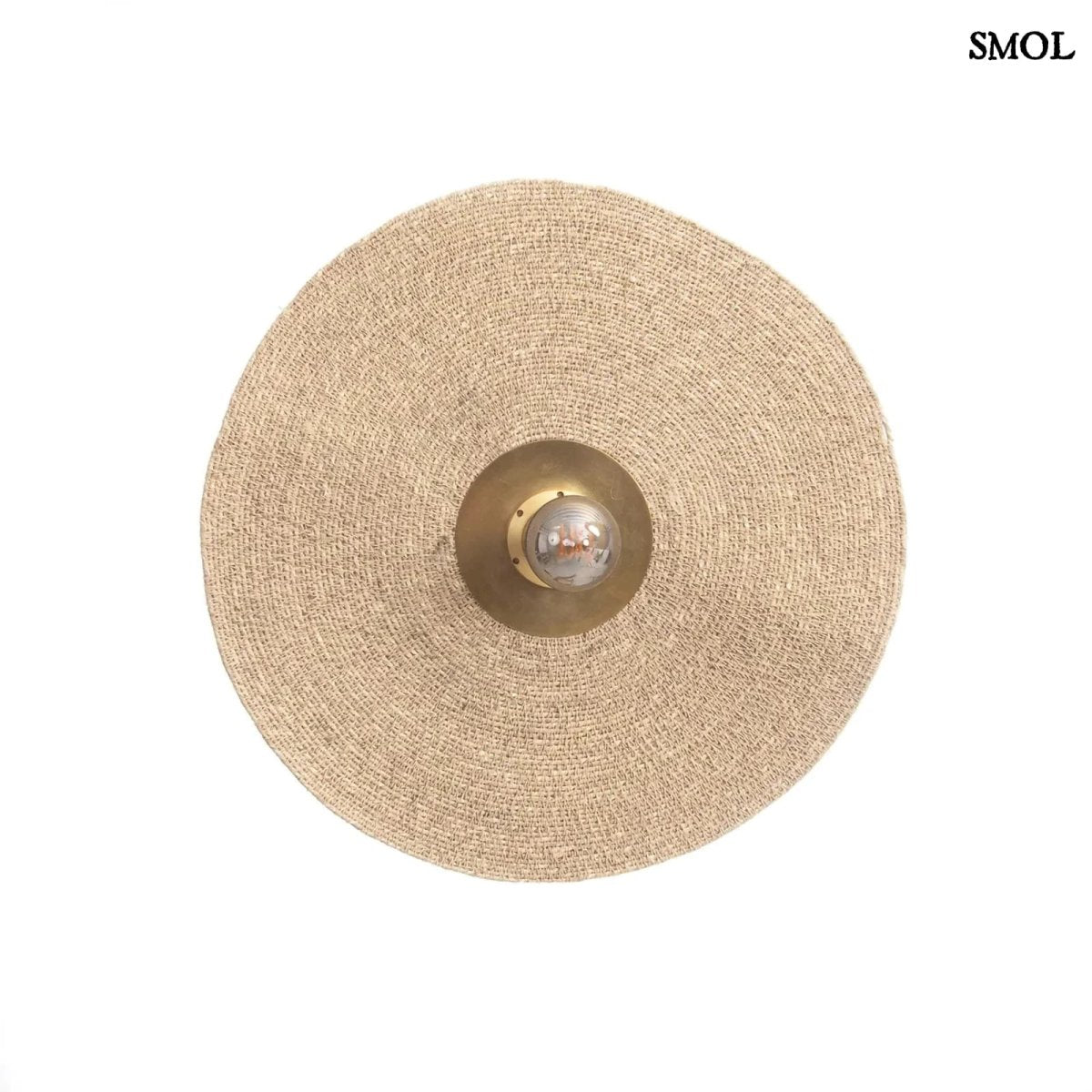 Fonott fali lámpa, kerek, natúr fűszövet árnyékolóval és sárgaréz középpel, szemből