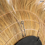 Kézzel font, kör alakú falitükör természetes szárított fűből, napsugár formájú szálakkal és mélyített üvegfelülettel, akasztóval