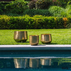 Ragyogó sárgaréz kalapált Planter, fém virágtartó, medencénél