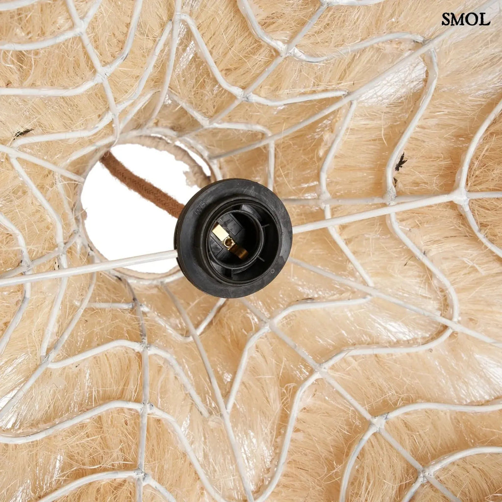 Függőlámpaernyő natúr rami rostból kézzel szőtt, organikus design, belső drótozással