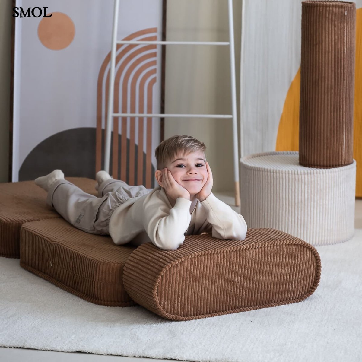 Gyerek ágyfotel, 1 részes | TOFFEE, ággyá alakítható, kordbársony gyerekfotel - SMOL - ággyá alakítva, fekvő gyerekkel