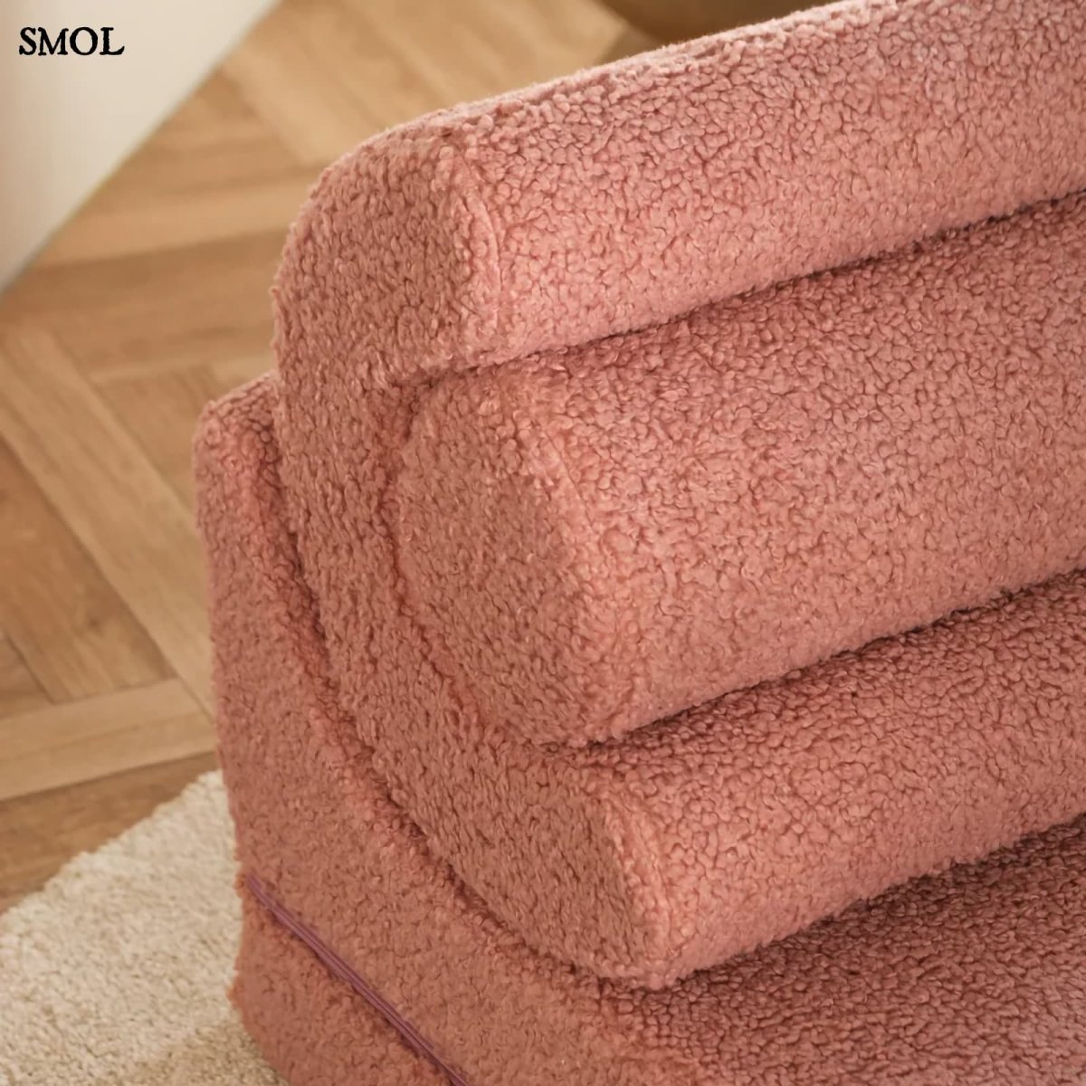 Gyerek ágyfotel | FLIPSTER GUAVA, ággyá alakítható gyerekfotel - smol.hu -  teddy anyag nagyítva