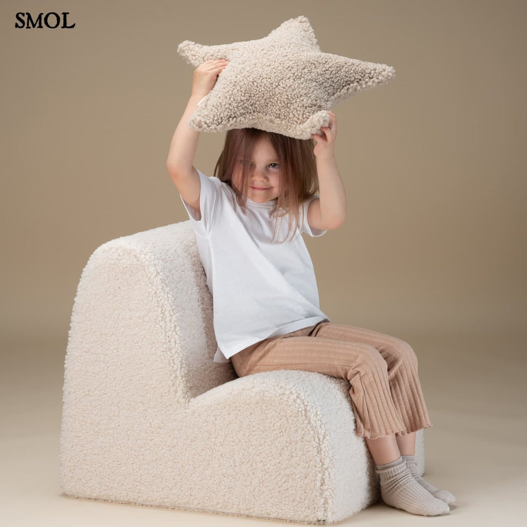 Gyerek felhőfotel | CREAM WHITE, felhő alakú, teddy anyagú gyerekfotel, SMOL - mosolygó gyerekkel