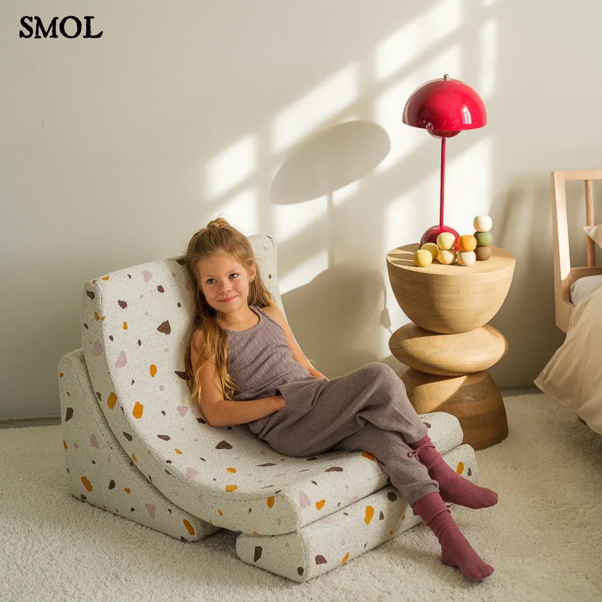 Gyerek holdfotel - 3 részes| TERRAZZO MARBLE, hold alakú, moduláris gyerekfotel - SMOL - ülő gyerekkel