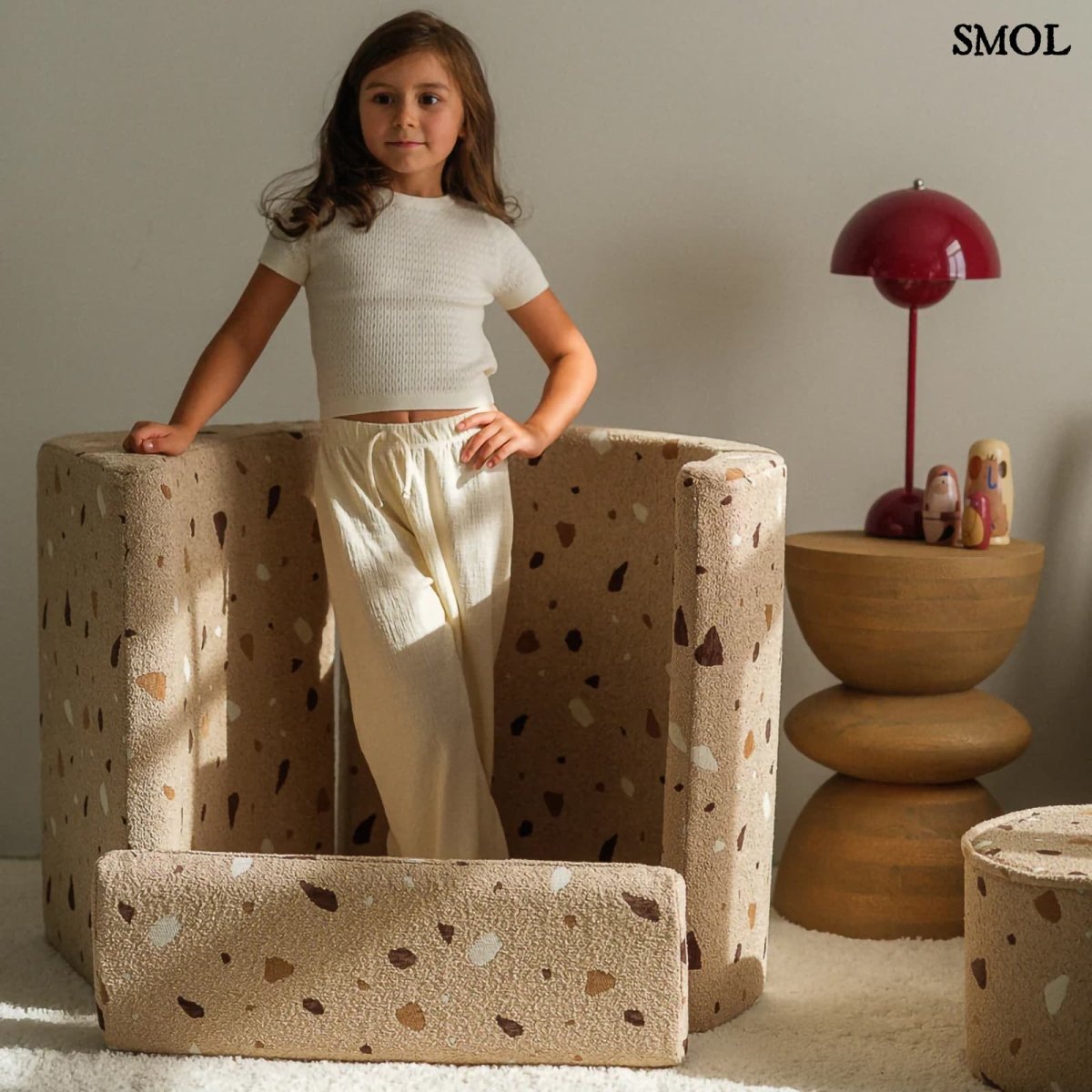 Gyerek holdfotel - 3 részes | TERRAZZO SAND, hold alakú, moduláris gyerekfotel - SMOL - gyerekkel, szétszedve