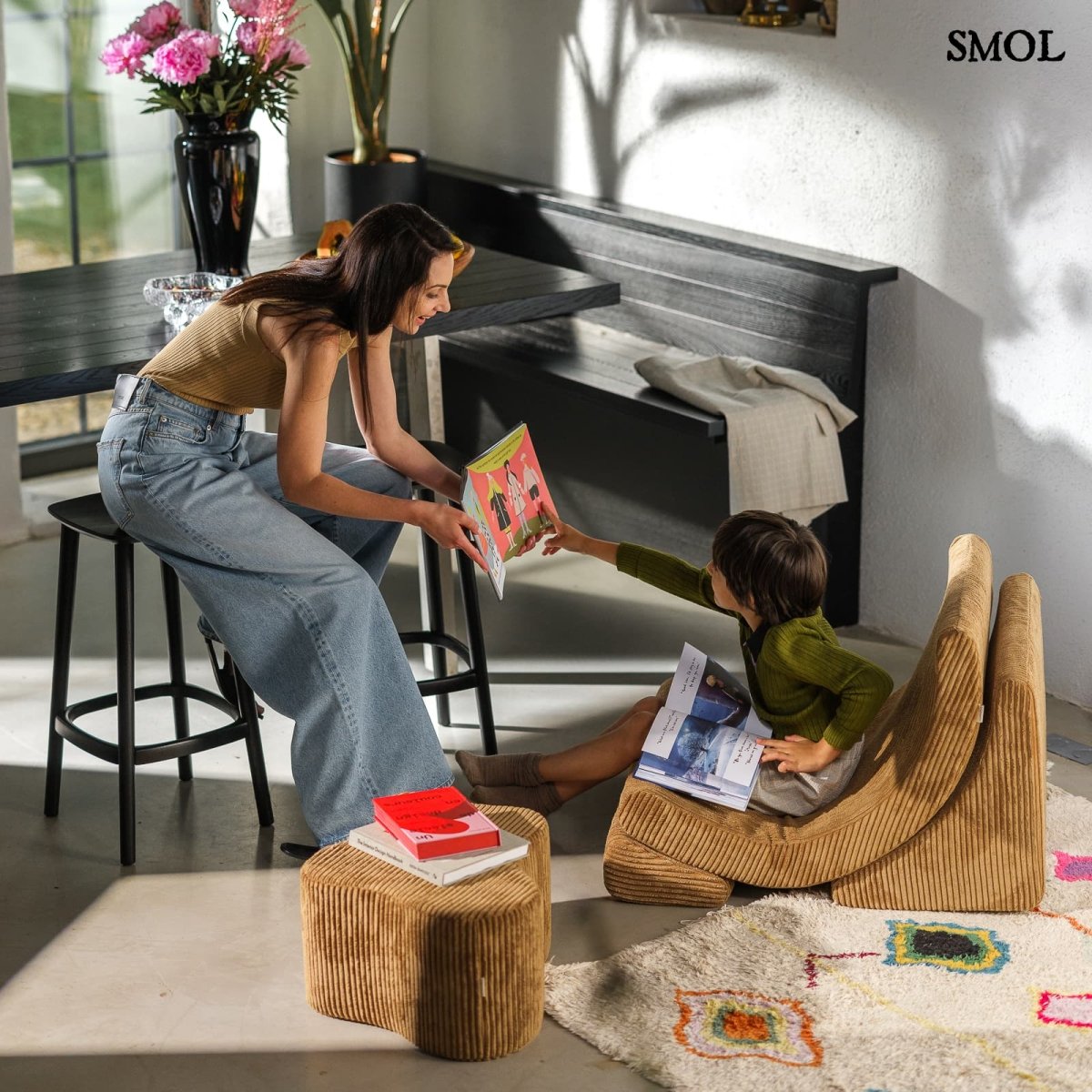 Gyerek holdfotel, 3 részes | TOFFEE hold alakú, moduláris gyerekfotel - SMOL - gyerekével tanuló anyával