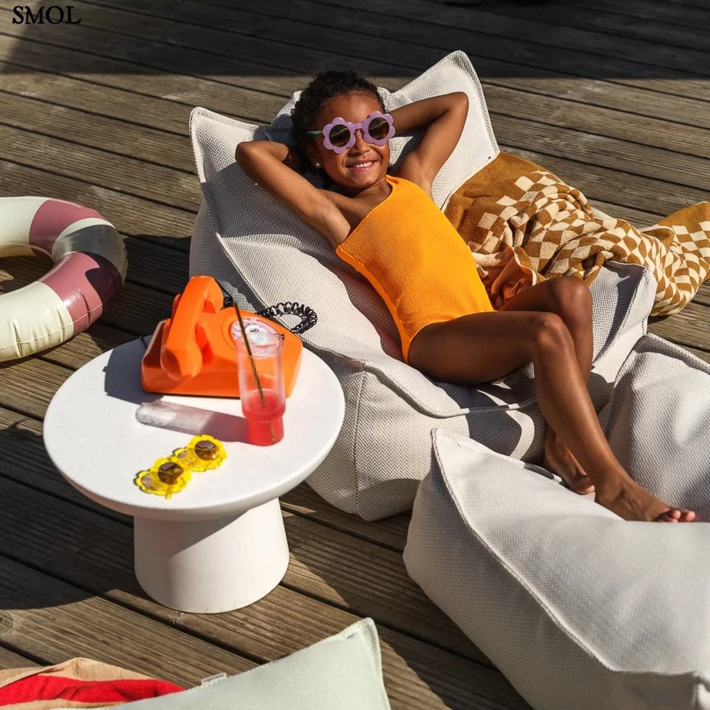 Puff gyerekeknek kültéri használatra - napozó gyerekkel