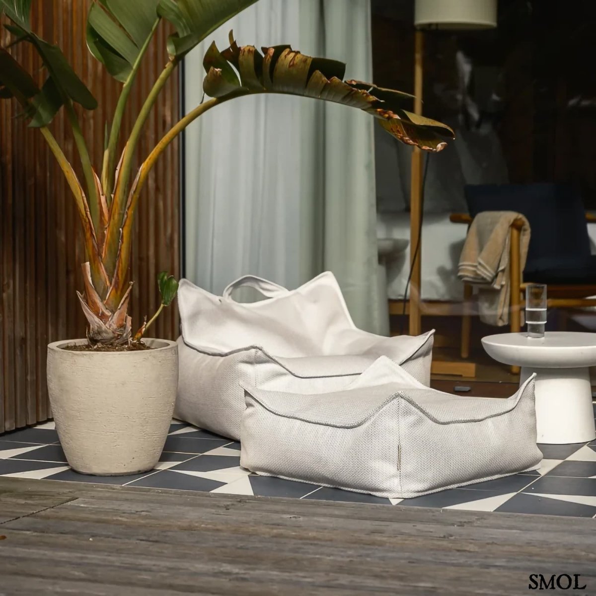 Puff gyerekeknek kültéri használatra - teraszon