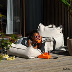 Puff gyerekeknek kültéri használatra - hasaló gyerekkel